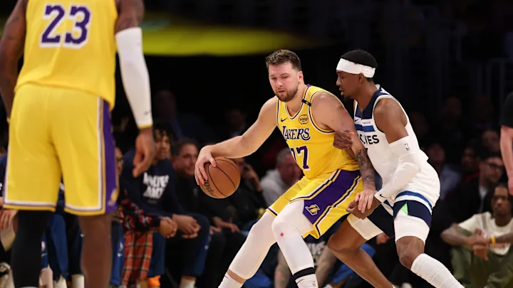 การดราฟต์และการเทรดสำคัญที่เปลี่ยนชะตาของ Lakers